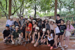 Grupo-preparado-para-a-tirolesa