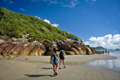 Estudo-de-praia-arenosa-e-costao-rochoso-na-Ilha-do-Cardoso