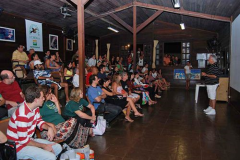 Palestra-de-recepcao-no-Porjeto-Tamar-sobre-a-preservacao-da-fauna-e-flora-da-Ilha