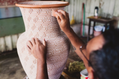 Obeservacao-da-producao-da-ceramica-Marajoara