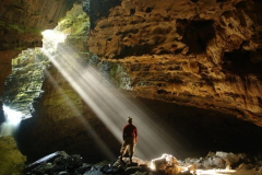 Exploracao-da-Caverna-Luminosa