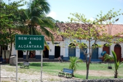 Visita-aos-casaroes-de-Alcantara-para-contextualizacao-historica