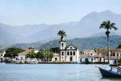 A-historia-cidade-de-Paraty-litoral-e-montanha-e-belas-paisagens