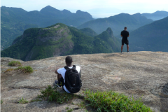 Estudos-da-paisagem-caminhada-e-chegada-ao-Pico-da-Tijuca-na-Floresta-da-Tijuca
