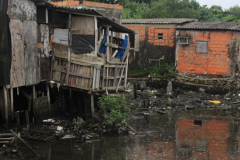 Porto-de-Santos-contraste-entre-modernidade-e-pobreza
