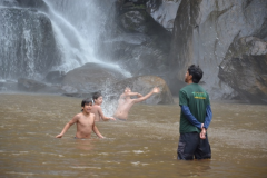 Diversao-na-Cachoeira-Grande