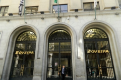 Exemplo-de-arquitetura-neoclassica-do-sec-XX-e-a-atuacao-da-BOVESPA-na-atualidade